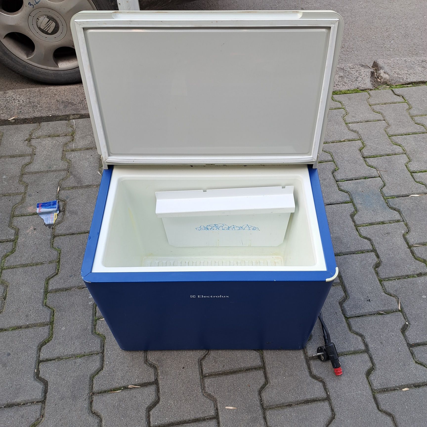 Автохладилник Electrolux 12/220v/gas