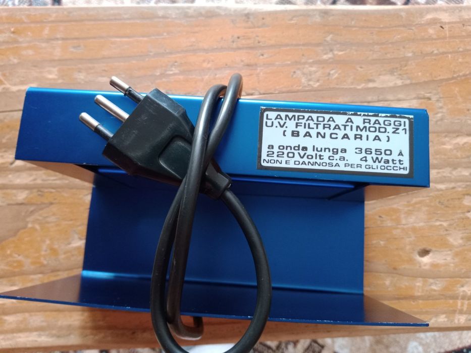 Aparate detector bancnote și Lampă UV control bancnote