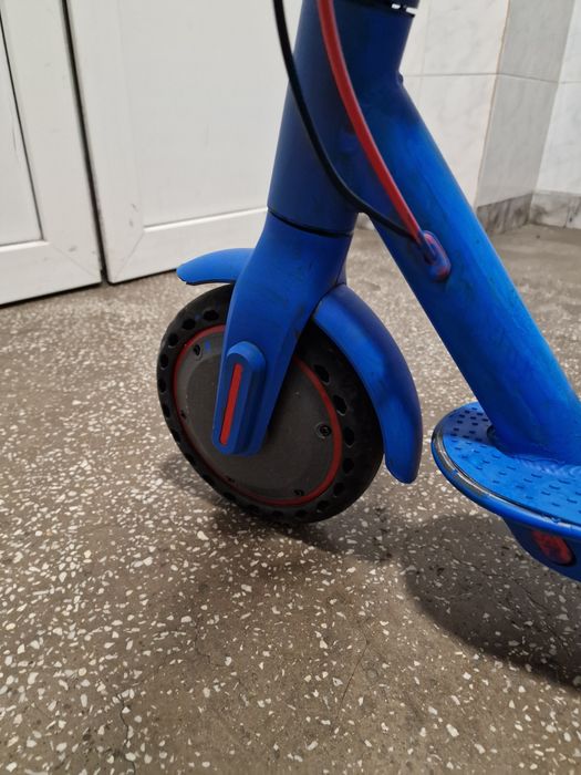trotineta aovopro m365 partial funcționabila mai mult pt piese