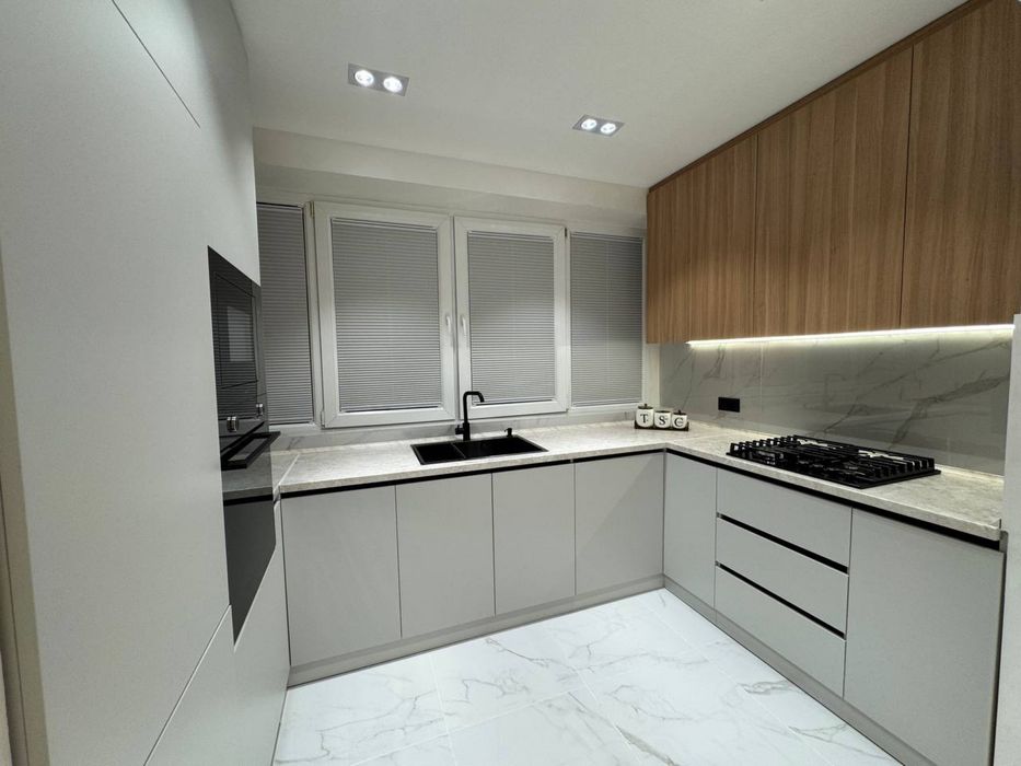 4/2/4 Садык Азимова Японское посольство