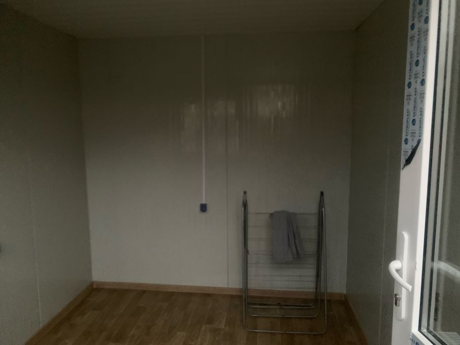 vand container nou ,3 metri pe 2,40 m