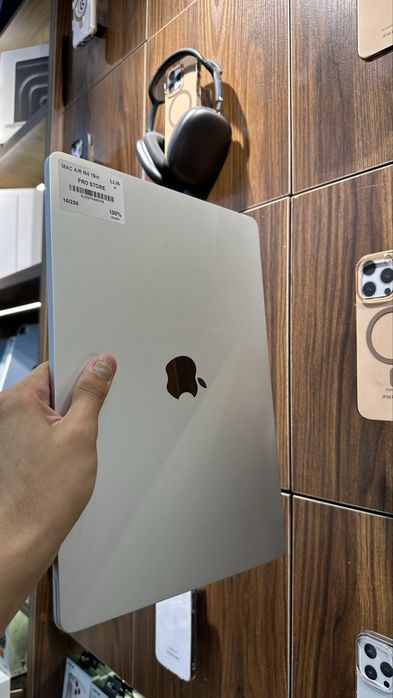 macbook air m4 15 inch 16/256gb 100% 3sikil Naxt va Nasiya savdo