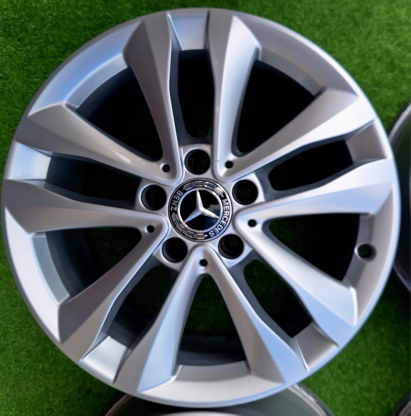 Продавам 4бр.оригинални джанти 17-ки за W205,W206,А,Б,Vito