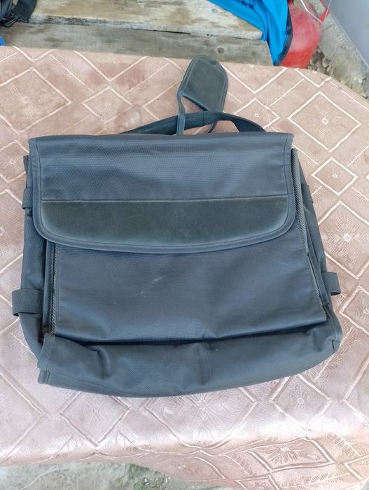 Чанта за лаптоп и други принадлежности