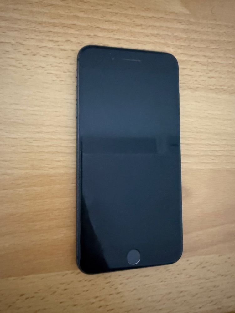 iPhone 8 plus 64GB