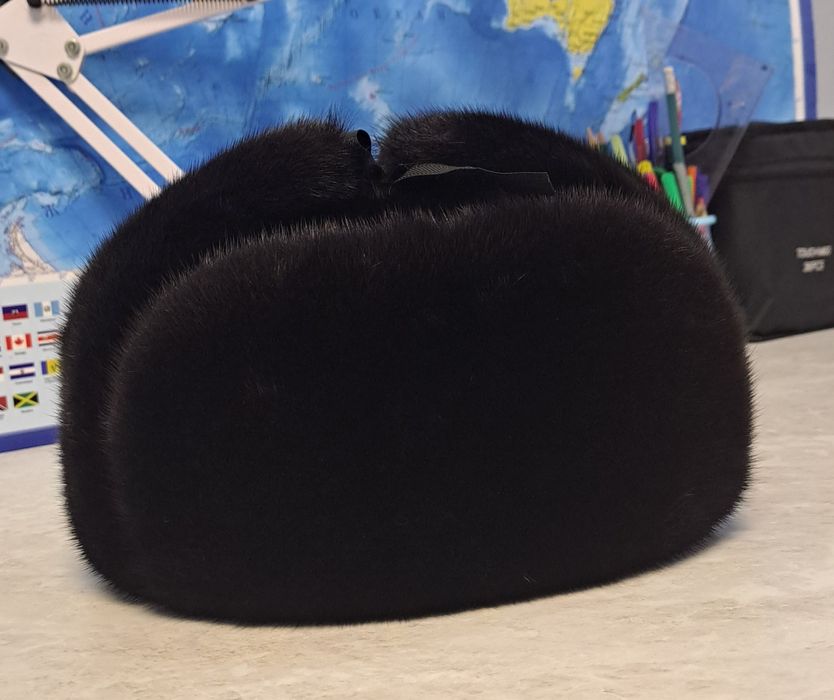 Продам норковую шапку Black Lama