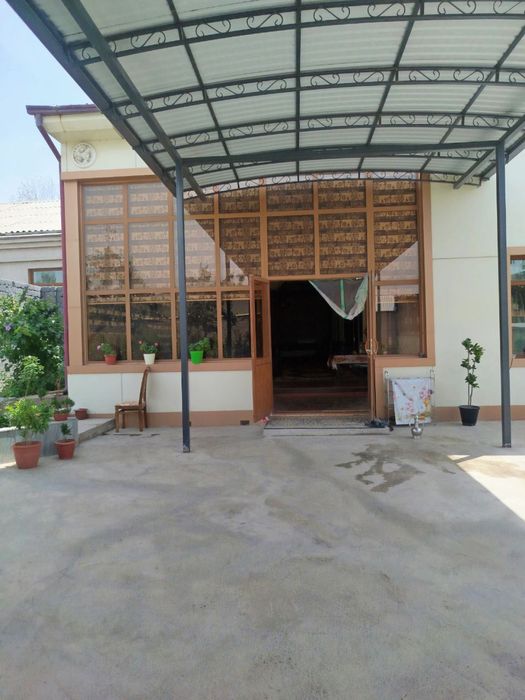 Продаётся дом в городе Ангрен