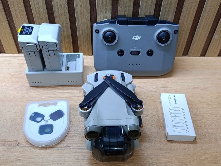 DJI miniI 3 Pro fly more combo