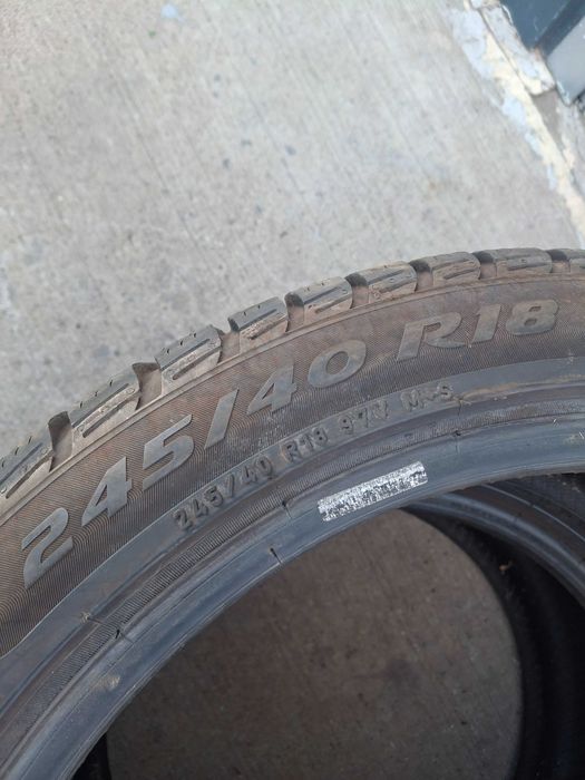 2бр. зимни гуми 245/40/18 Pirelli DOT 2222