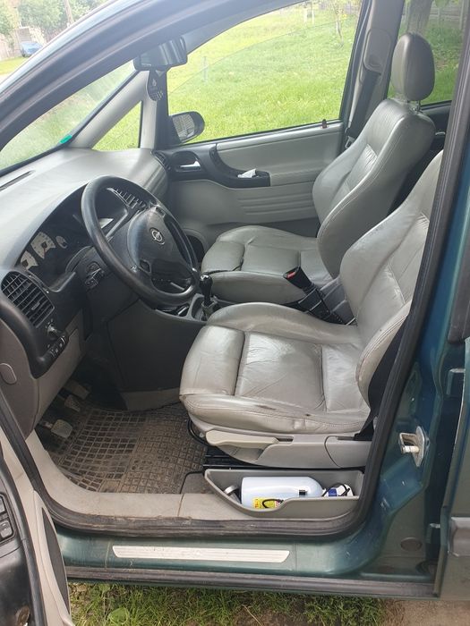 OFERTA!! 2 ZAFIRA la preț de 1!