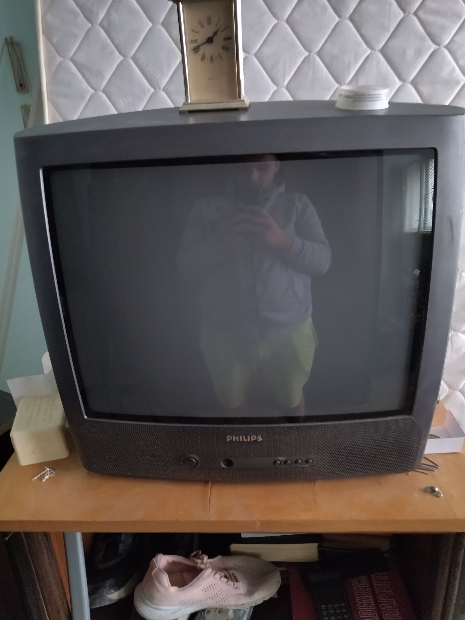 Vând două televizoare cu tup de colecție