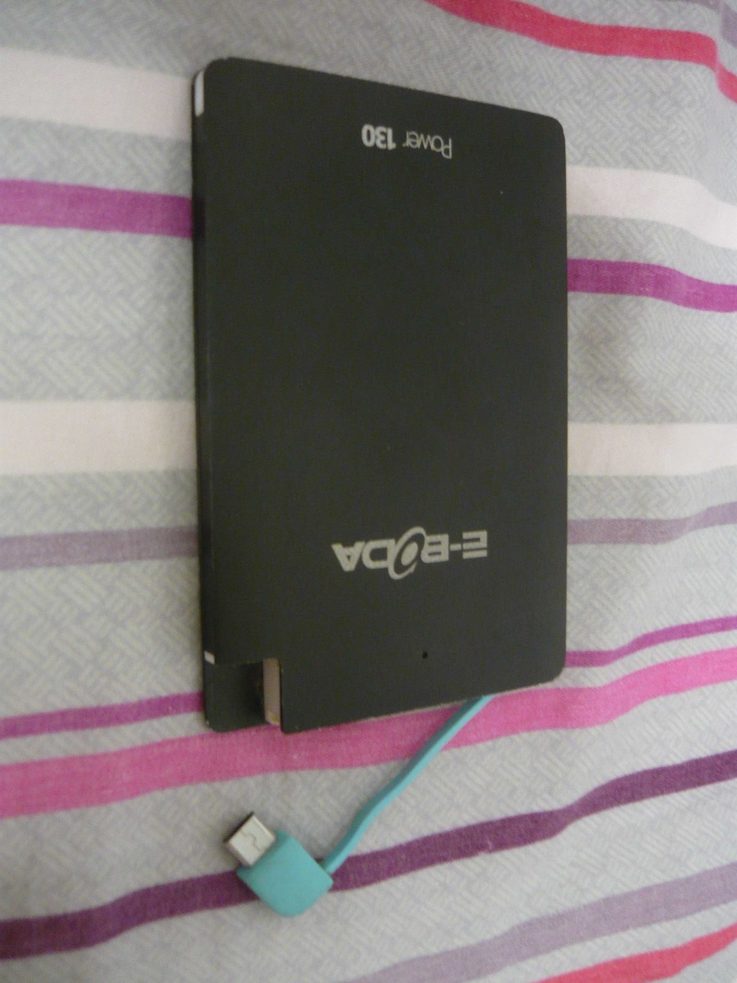 Baterie acumulator extern USB Power Bank NOU 2500mAh