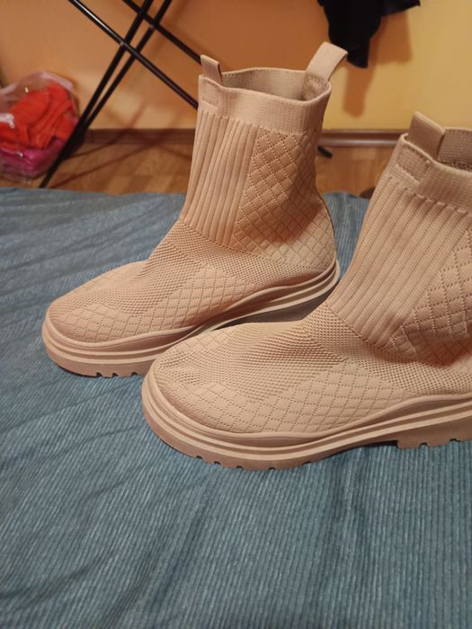 Дамски боти тип чорап чисто нови