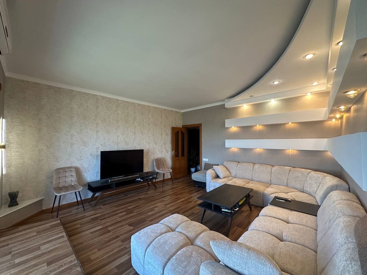 Продаётся квартира 3/8/9 Шастри, кафе Бек 74 м² ID: #3532