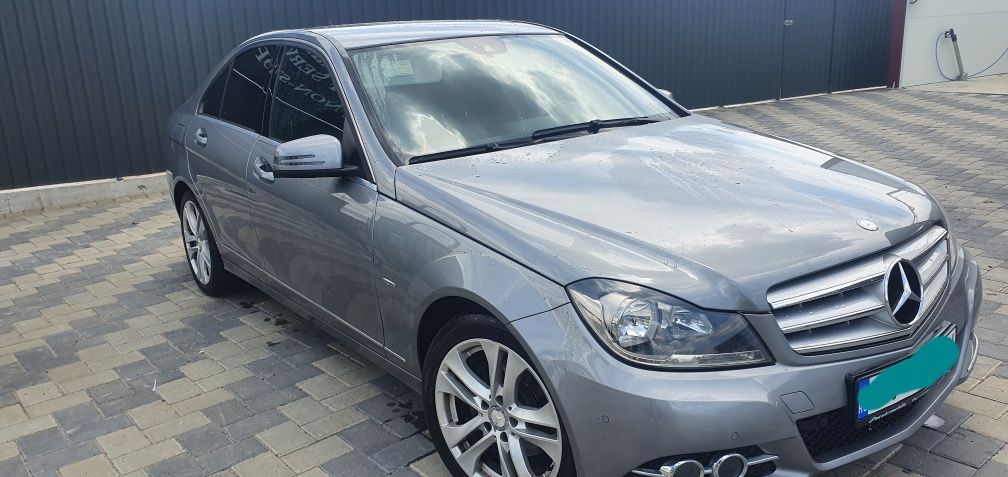 Vand Mercedes C200