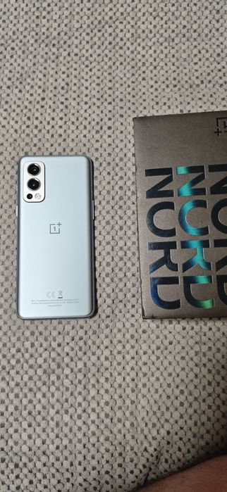 смартфон One plus