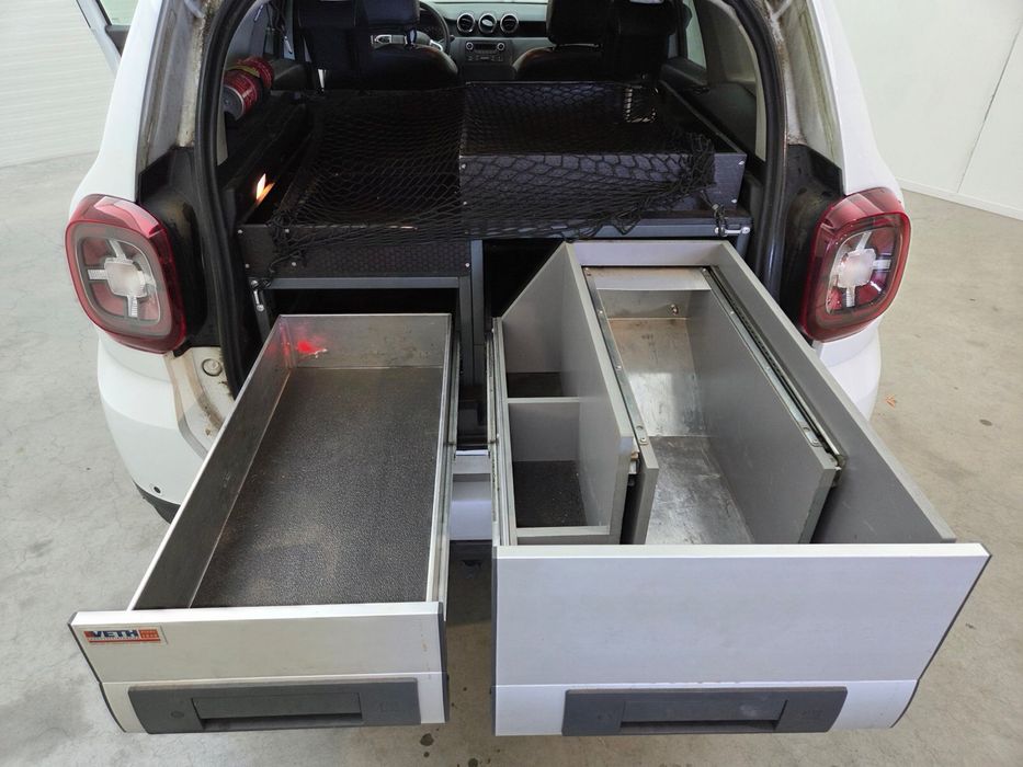 Cutii cu sertare demontate din porttbagaj Dacia Duster 2