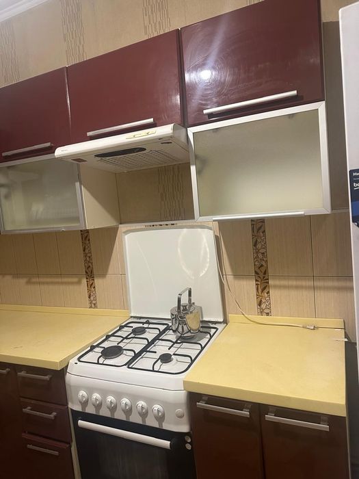 Продам кухонный гарнитур. 80 000 тг. Б/у