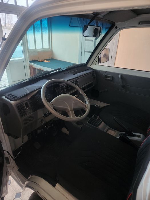 Labo yili 2022 rangi oq