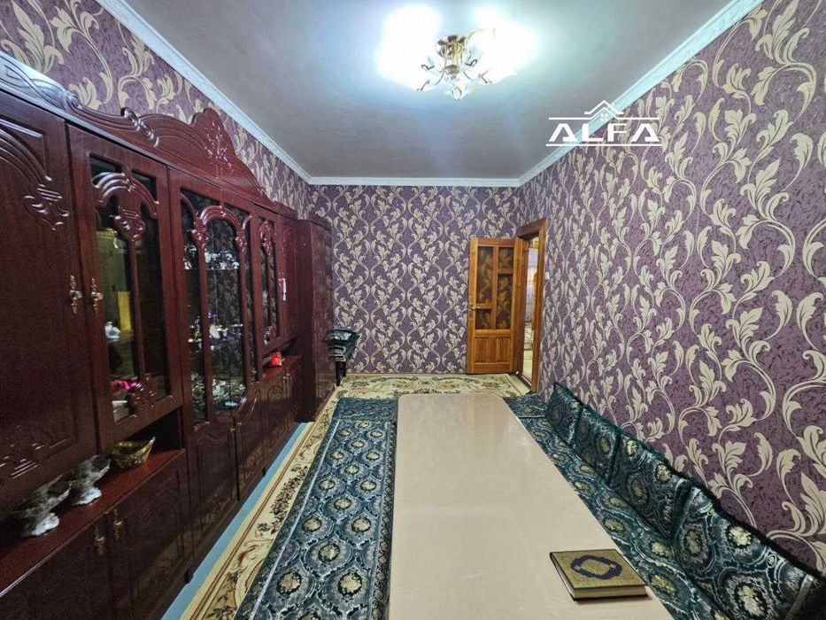 Buxoroda kvartira sotiladi 3 xonali 84m² 3-qavat.