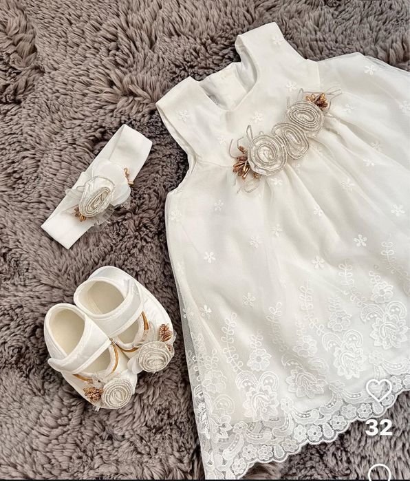 Детское платье с туфельками и повязкой