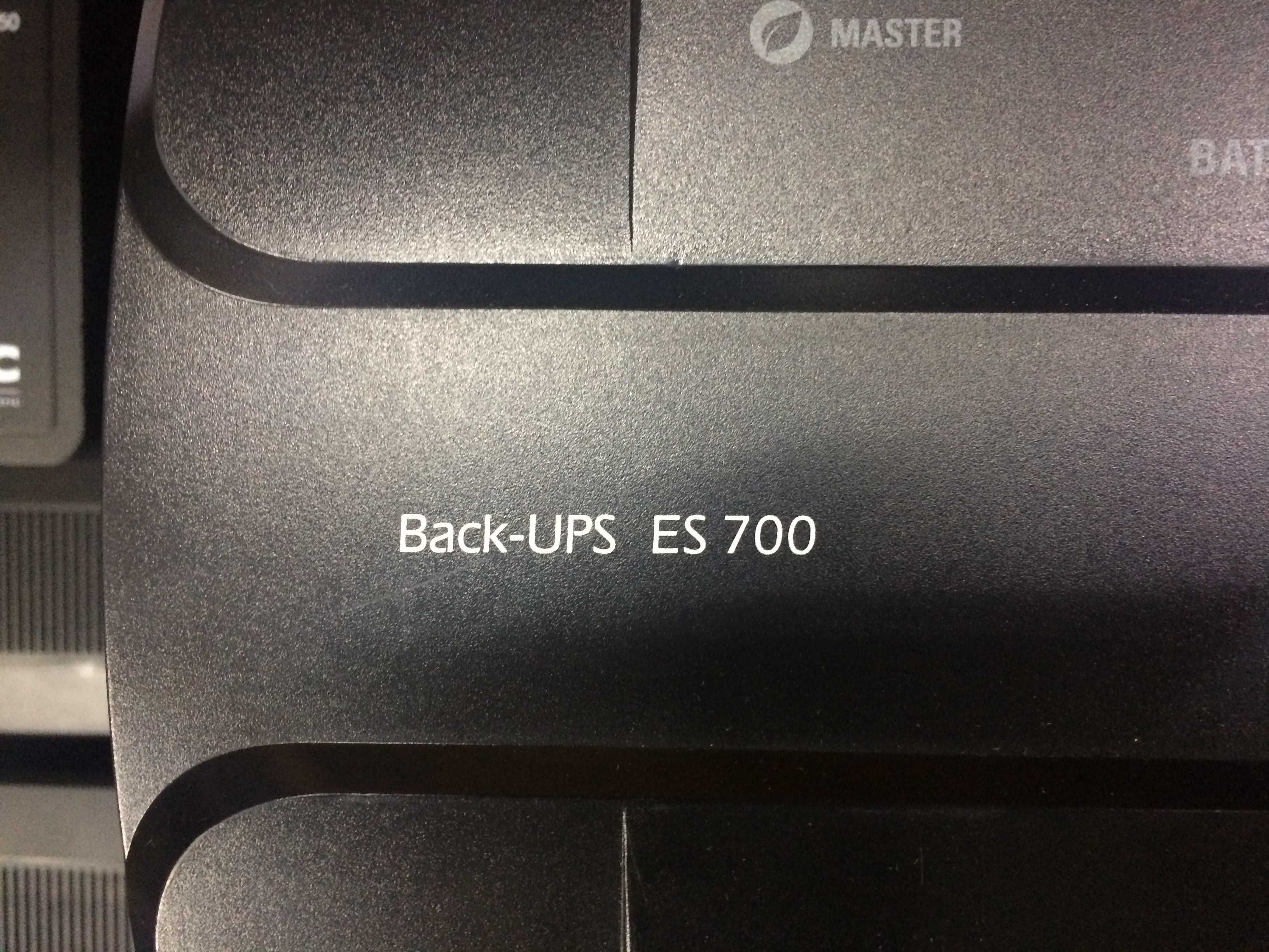 APC Back-UPS 700 ES