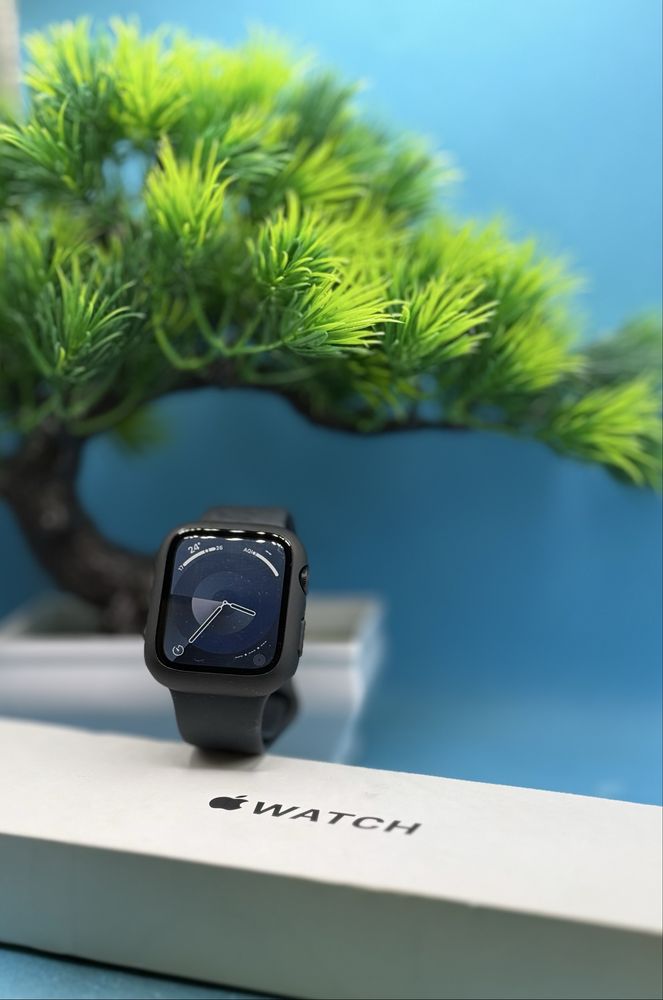 Смарт часовник Apple Watch SE (Gen 2) 44mm Midnight, Cellular