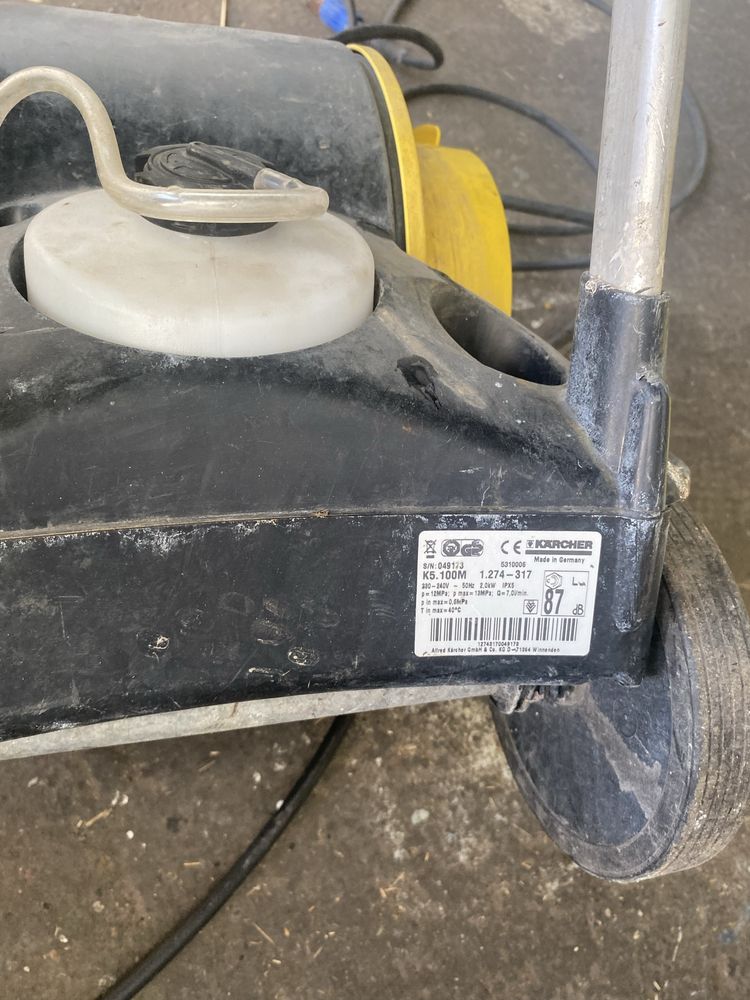 Продавам водоструйка karcher k5.100
