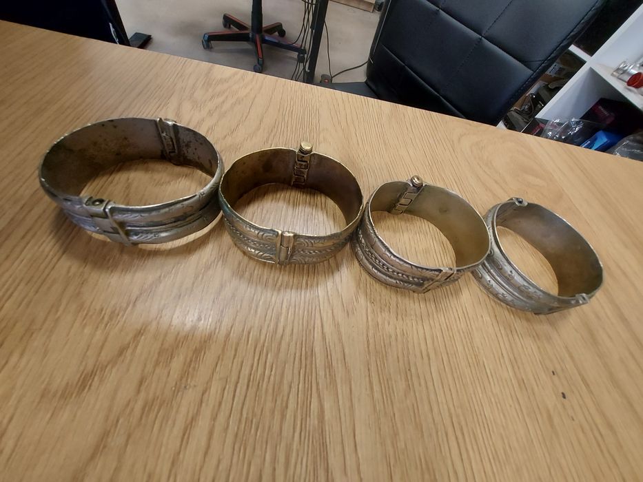 5  броя стари  възрожденски гривни