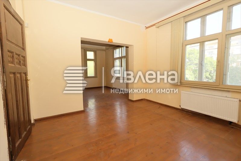 Продава се Четиристаен апартамент в София, Докторски паметник - 150 кв.м за 4334 €/кв.м - Снимка #3