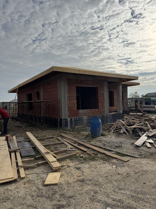 Casă nouă, tip parter, în Brănești