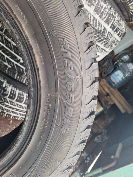 Продам шины зимние шипованные