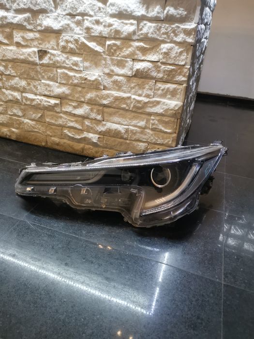 Far stânga full led adaptiv toyota corolla e210 hatchback combi