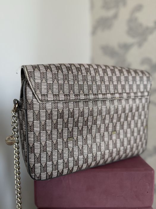 Дамска чанта Guess