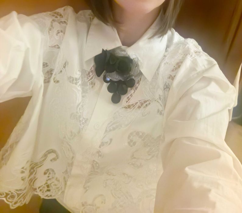 Дамска бяла риза