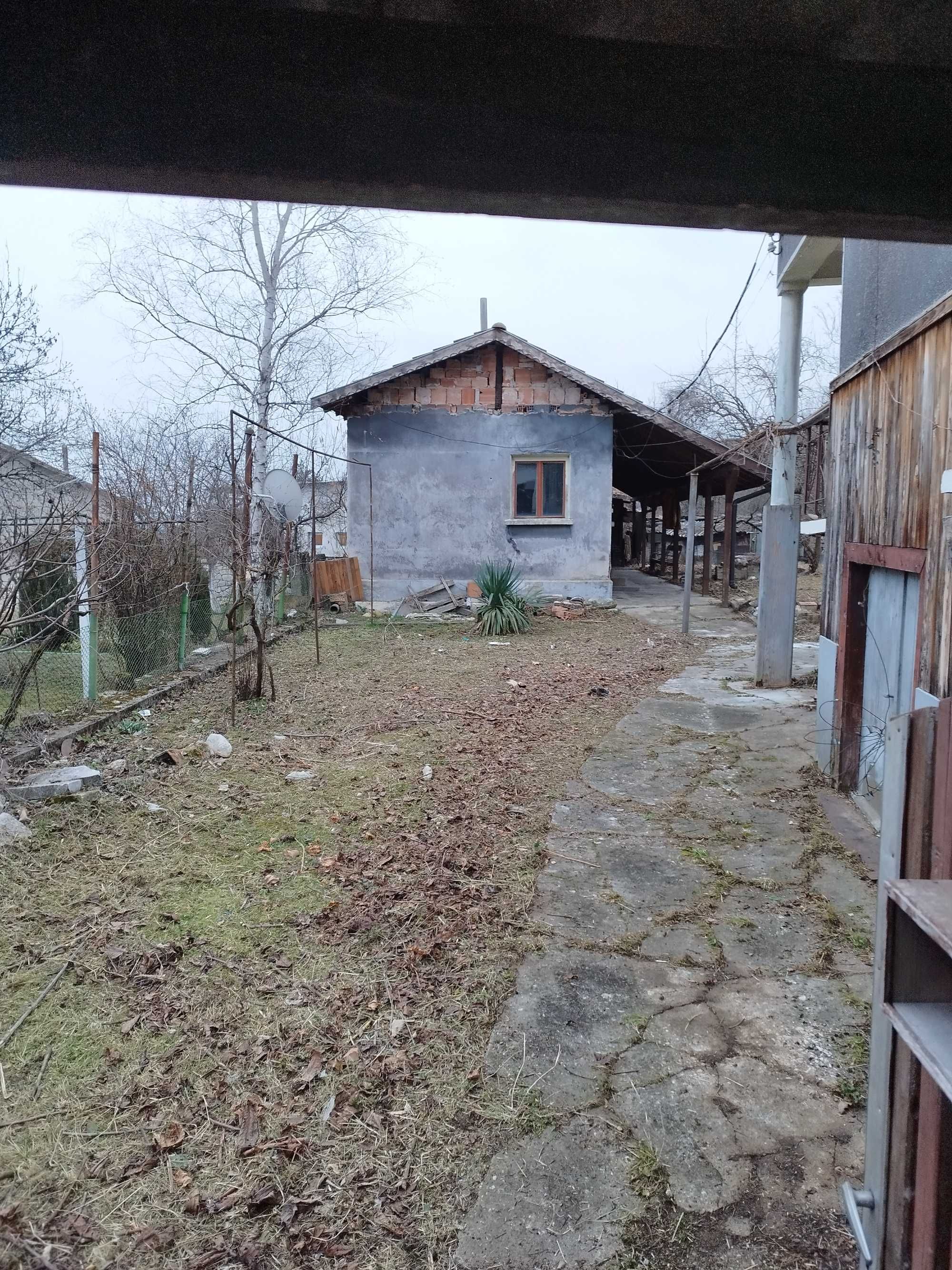 Продавам къща в село мотавица