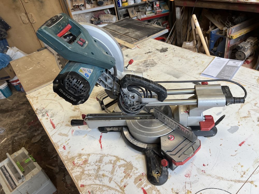 Настолен циркуляр, Metabo KGS254M
