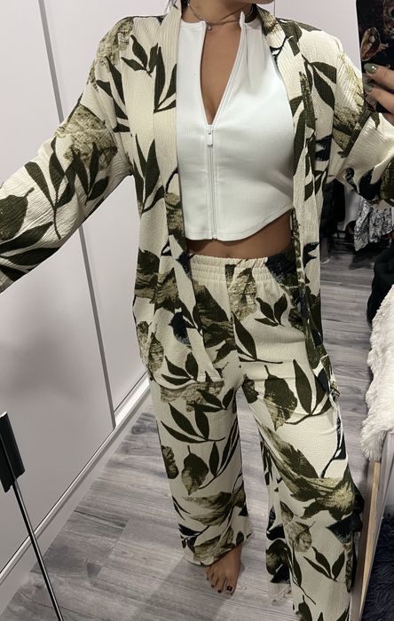 Дамски комплекти / различни цветове и модели