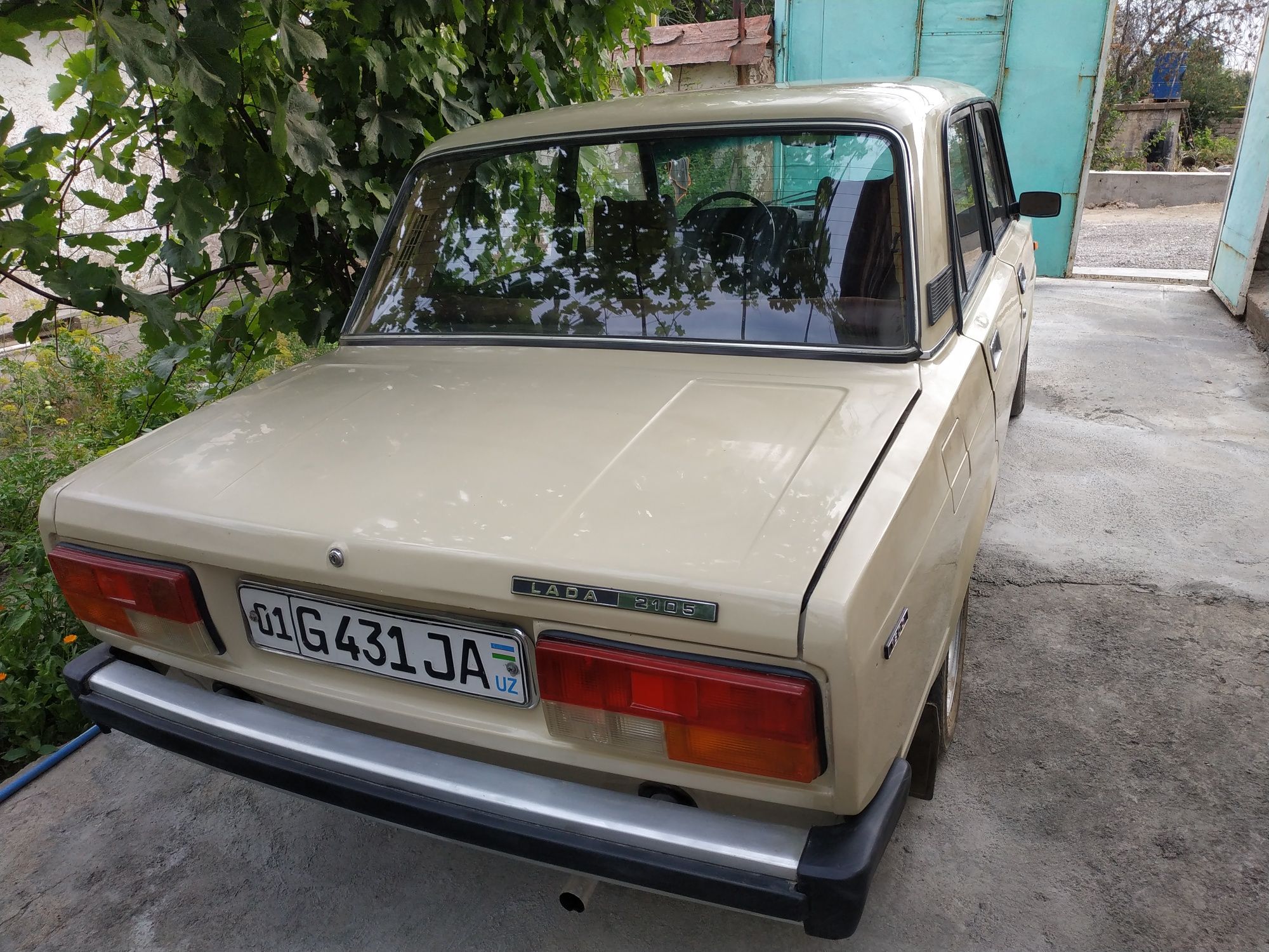 Vaz 2105 sotiladi