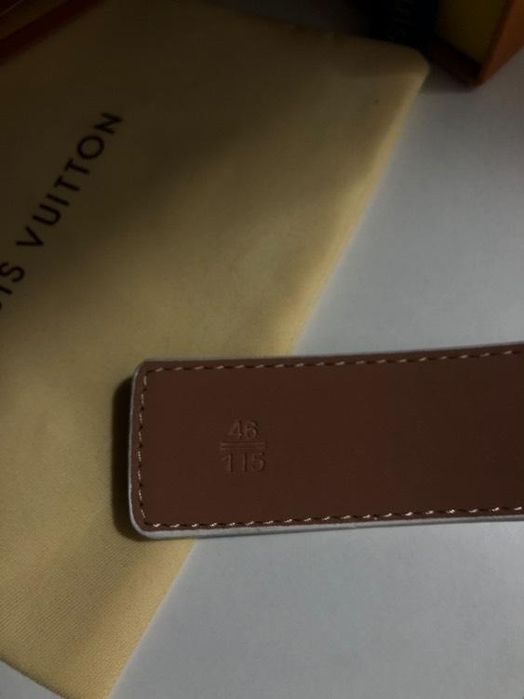 Curea Louis Vuitton albă
