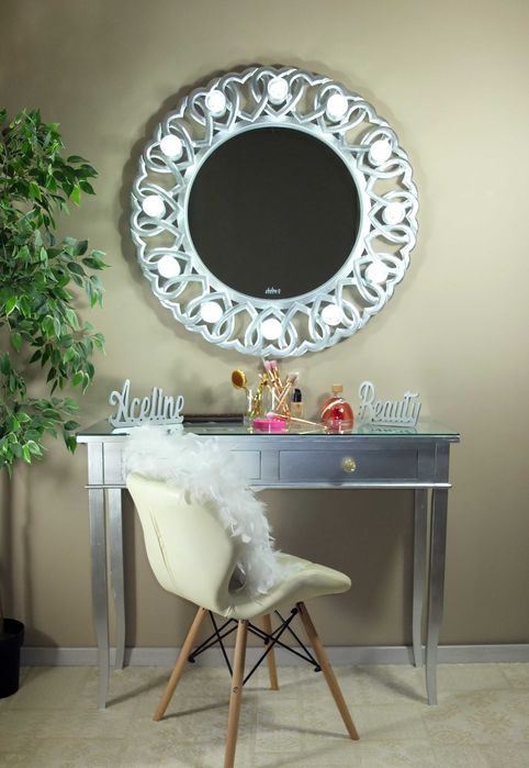 Oglinda Hollywood rotunda cu leduri, rama lemn masiv baroc cristal