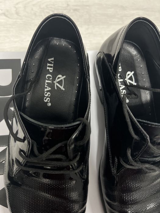 Лачени мъжки обувки на Vip Class носени няколко пъти размер 40