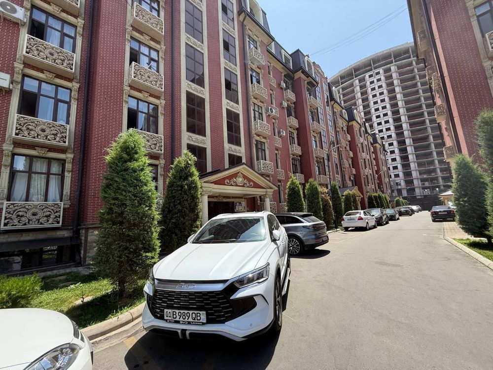 Продается 2-х комнатная новостройка ЖК Дархан коробка