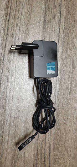 Microsoft incarcator 12V-2A model 1513 fuctional