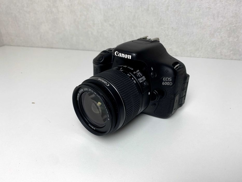 Canon EOS 600D Kit 18–55mm IS II — отличное состояние