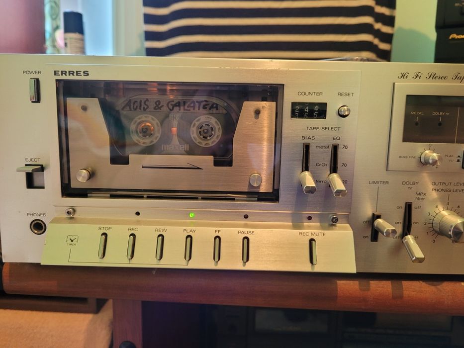 Amplificator UNIVERSUM 2500 super audiție