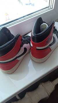 Продам кроссовки Nike Air Jordan