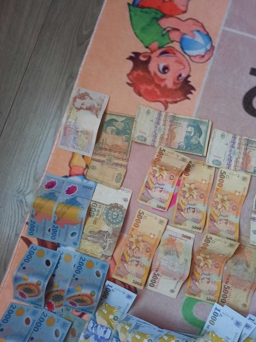Vand bacnote vechi in stare foarte buna