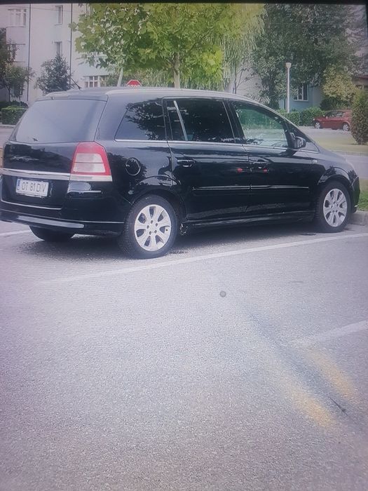 Vand sau schimb opel zafira b 2008 1.9 ,150 cp