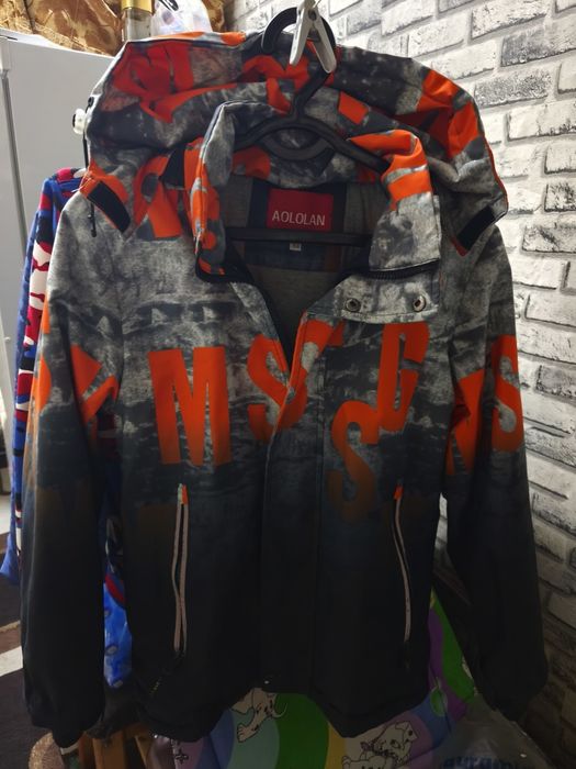 Продам подростковые куртки